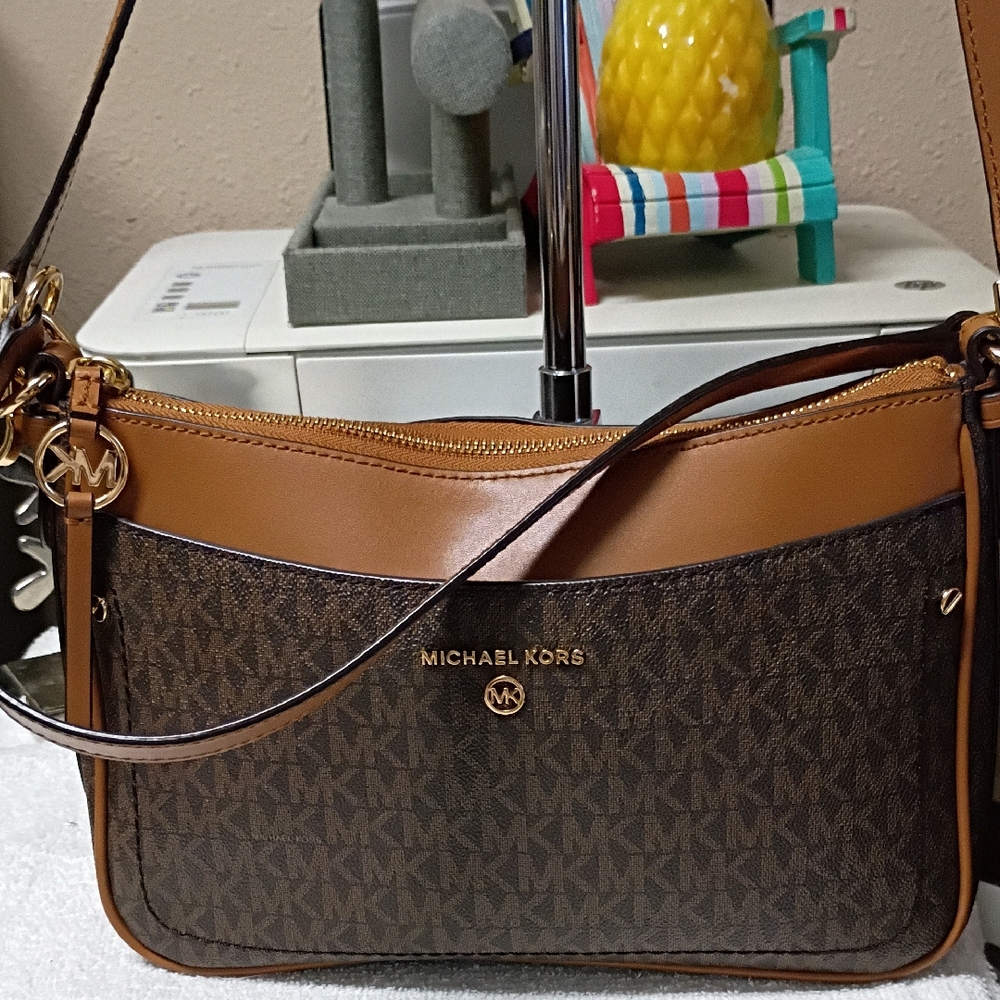 MK Jet Set Charm Shoulder Bag